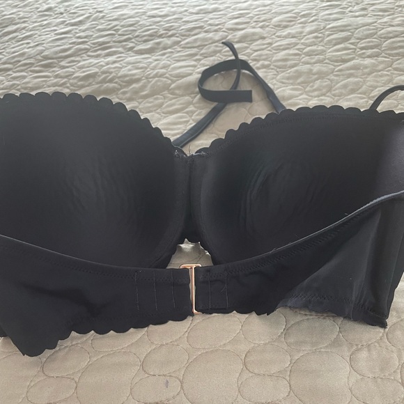 Victoria’s Secret 36DD Black Scalloped Edge Bandeau Swim Top - Picture 3 of 3